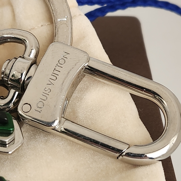 Louis Vuitton Keychain/Bag Charm - Picture 4 of 8